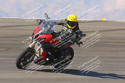 media/Nov-06-2023-Moto Forza (Mon) [[ce023d0744]]/4-Beginner Group/Session 2 (Bowl Tight Speed)/